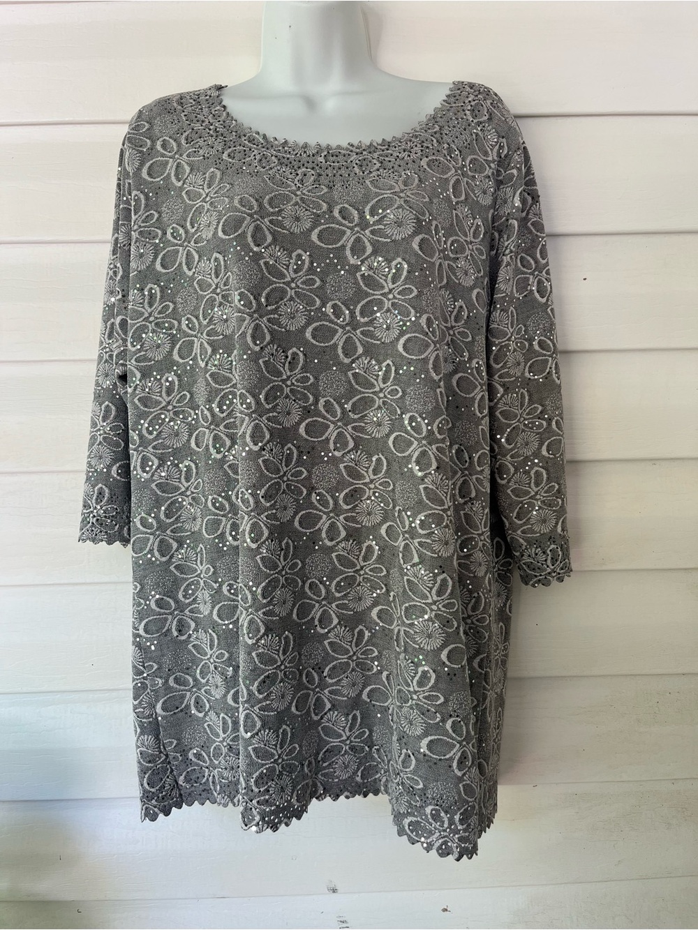 Studio Works Light Gray Floral Lace Scoop Neck Top with sparkles L